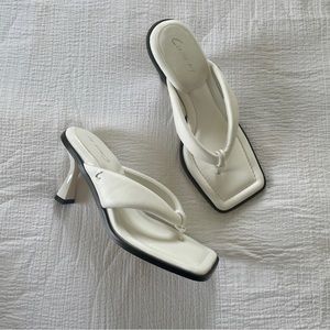 NWT Circus by Sam Edelman white “Skeet” square toe kitten heel